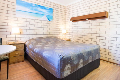 Augusta Budget Motel - Renee 1