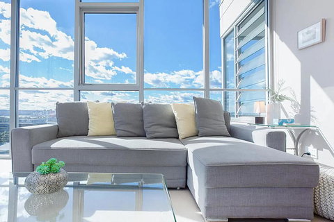 Australia Towers ShortOzstay - Renee 2