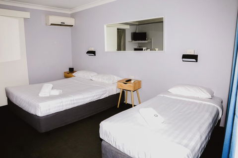 Australian Hotel Motel - Internet Find 1