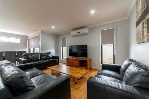Averys Retreat - Renee 1