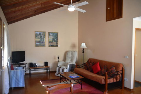 Avoca Cottages VICTORIA - Qld Realsetate 1