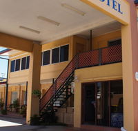 Ayrline Motel - Renee