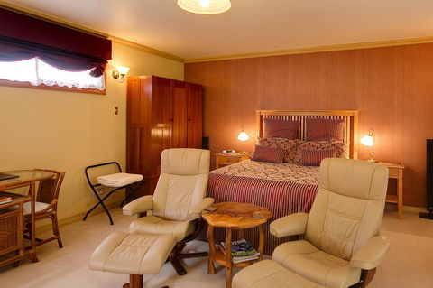 B & B At Winterbrook - Renee 1