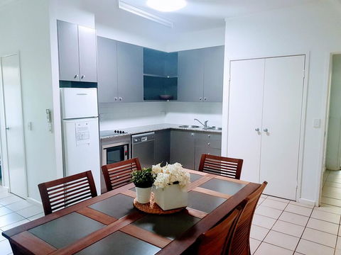 Baden 45 - Rainbow Shores, Beachside Unit, Aircon, Swimming Pool, Tennis Court - Renee 1