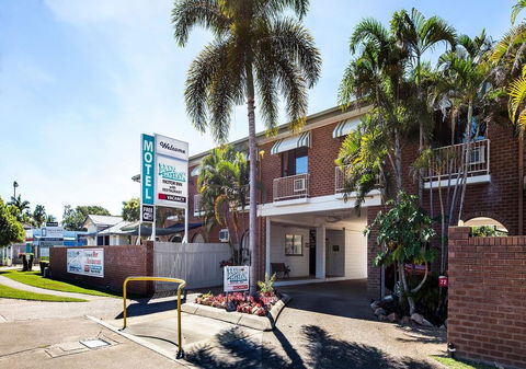 Banjo Paterson Motor Inn - Renee 1