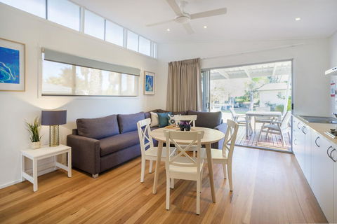 Barlings Beach Holiday Park - Renee 2