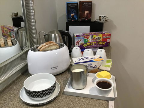 Barossa White House The West Wing - Renee 3