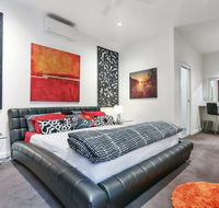 Barossa White House The West Wing - Renee