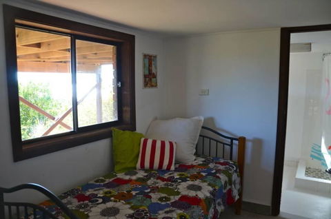 Barrels Beach House, 28 Dulconghi Street - Internet Find 1