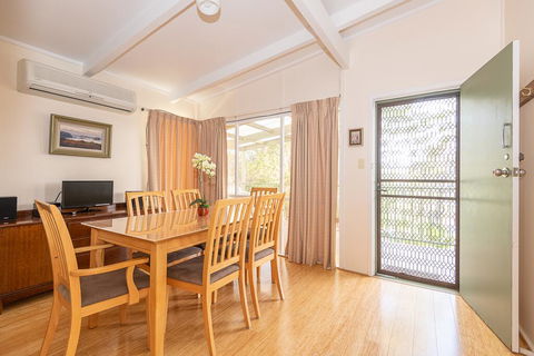 Batehaven Beach House - Renee 1