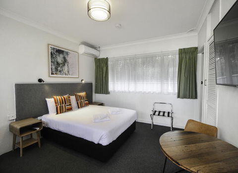 Batemans Bay Hotel - Renee 1