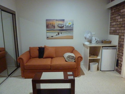 Batemans Bay Manor - Bed And Breakfast - Renee 2
