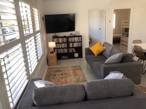 Bay Breeze Cottage - Renee 2