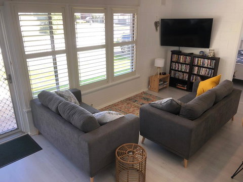 Bay Breeze Cottage - Renee 3