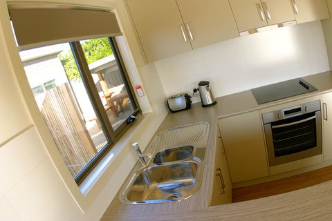 Bay Of Islands Apartments - Internet Find 3