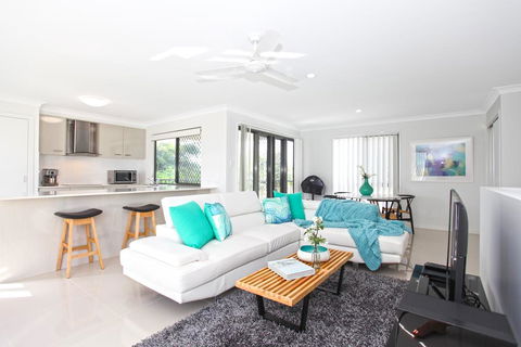 Beach Breeze Holiday House - Internet Find 0