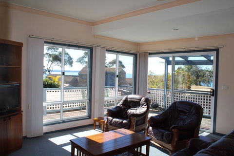 Beach Shack On Calton - Renee 2
