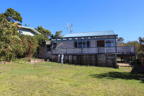 Beach Shack On Calton - Renee 1