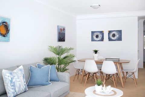 Beach Side Holiday Apartment - Renee 3