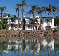 Beachfront 1 25 Willow Street - Internet Find