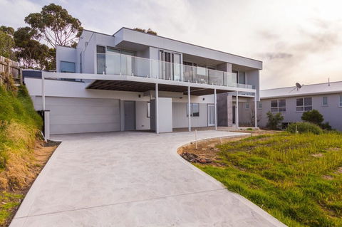 BEACHHOUSE BINALONG Luxury Waterfront Holiday House At Bay Of Fires - Renee 1