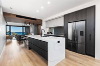 Beachside Lane - On the beach water views