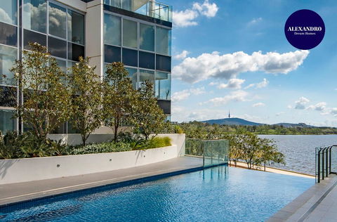 Beautiful Modern Lake View Apartment - Internet Find 0