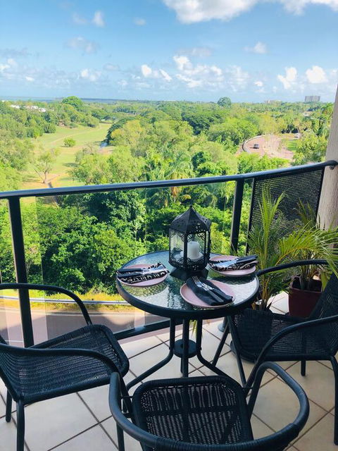 Beautiful Spacious City Apartment With Views Out To The Arafura Sea - Renee 3