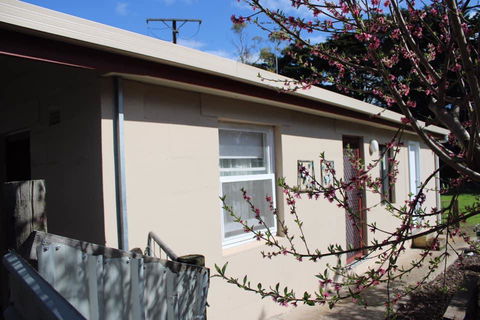 Beggs Farmstay B&B - Petrol Stations 2