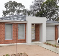 Beischer Apt A - Renee