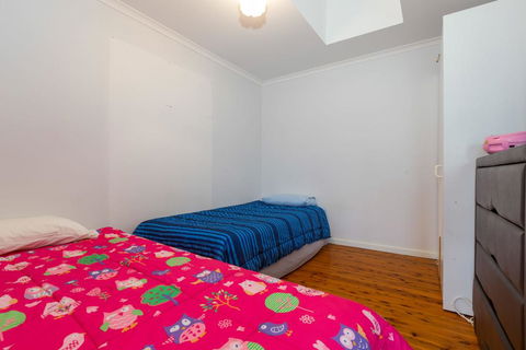Belbowrie Beach House - Renee 1