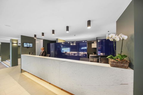Belconnen Way Hotel & Serviced Apartments - Qld Realsetate 0