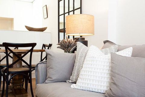 BELLEVUE BEAUTY - Hosted By: L'Abode Accommodation - Internet Find 3