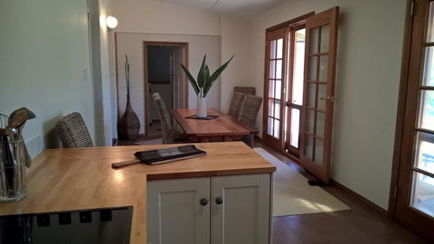 Book Keepers Cottage - Renee 2