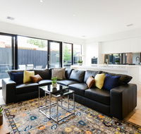 Boutique Stays-Murrumbeena Place 1 - Swimm
