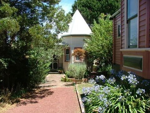 Braeside Garden Cottages - Internet Find 0