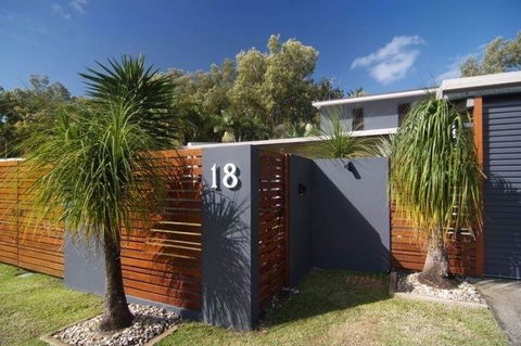 Bramston Beach - Luxury Holiday House - Swimm 2