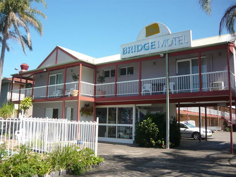 Bridge Motel - Renee 0