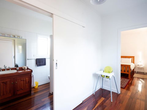 Bridle Guesthouse - Internet Find 3