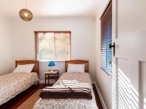 Bridle Guesthouse - Internet Find 1