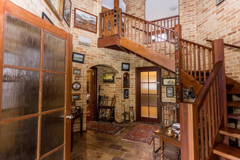 Big Grove Bed & Breakfast - Internet Find 2