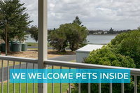 Big Stylish House with River Views Games Room  WiFI