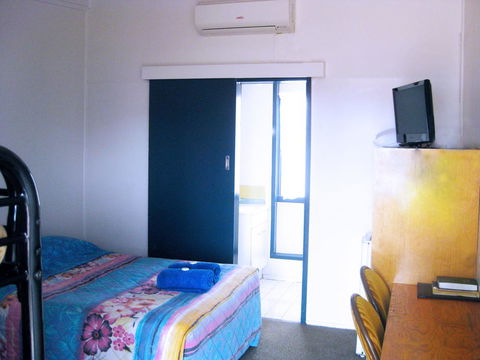 Billabong Hotel - Renee 2