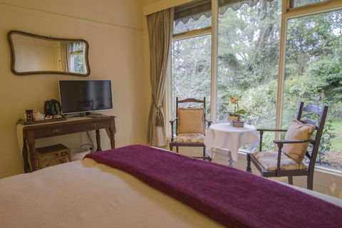 Billy Buttons Bed And Breakfast - Renee 2