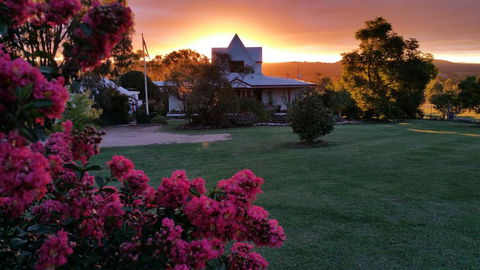 Birdhouse Cottage B&B - Qld Realsetate 0