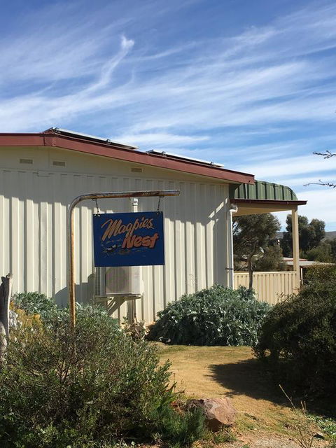 Black Jack Get-A-Way Magpies Nest - Petrol Stations 3
