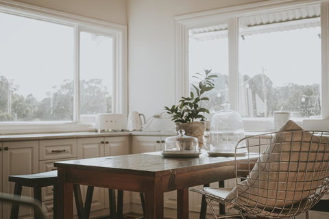 Blacksmiths Cottage - Qld Realsetate 3