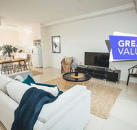 Blue Gum on First Ave - CBD Fringe WiFi Netflix - Renee