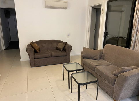 Blue Manor On Fairway - Qld Realsetate 3