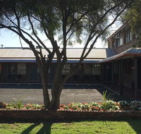 Bryants Motel - Internet Find